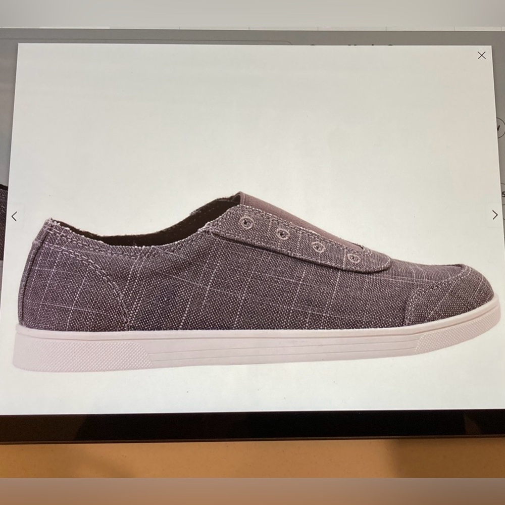 Spenco Santa Maria Canvas Womens 8.5 D. Slip on sneakers with FlexAlign .